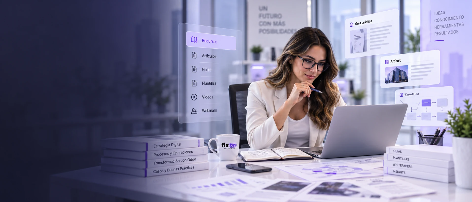 Profesional consultando guías, artículos y recursos de transformación digital